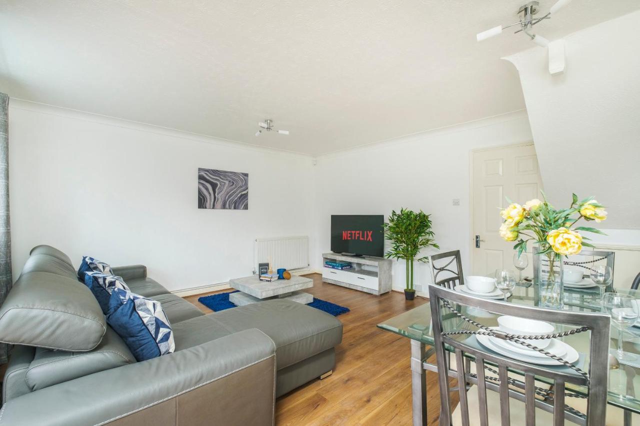 Апартаменты Beautiful 3 Bed House With Amazing Views In Dartford, Kent Экстерьер фото