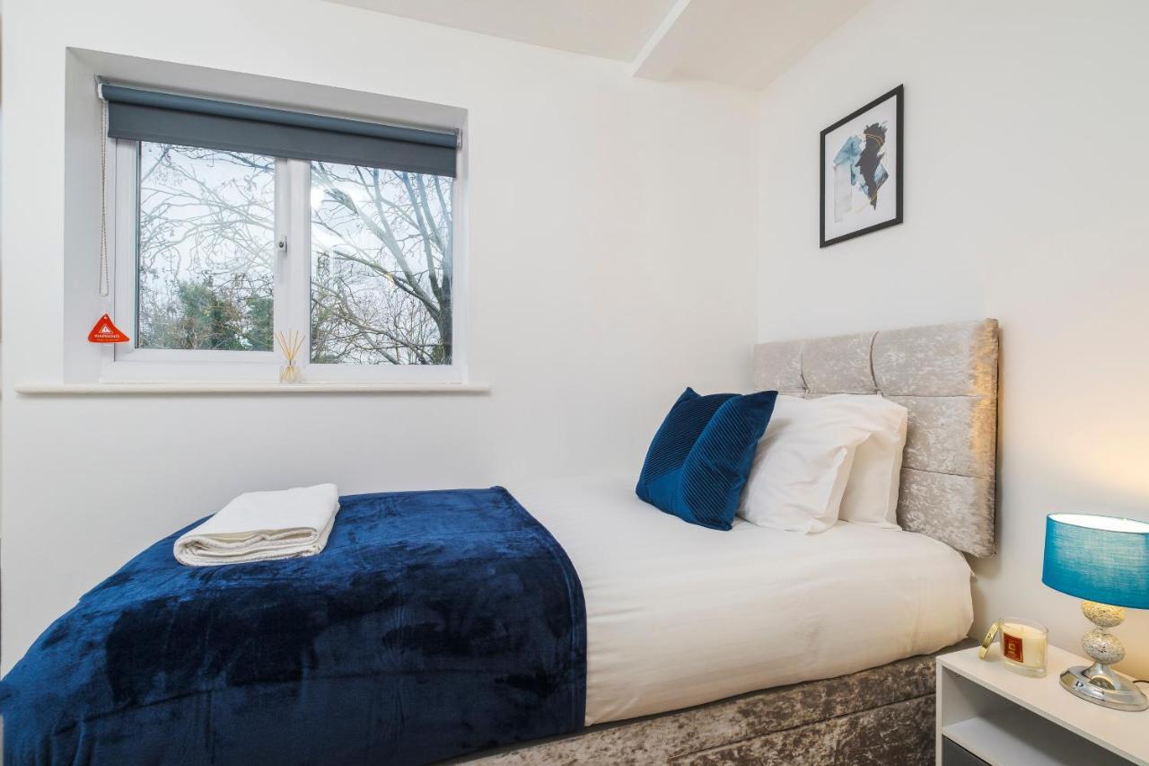 Апартаменты Beautiful 3 Bed House With Amazing Views In Dartford, Kent Экстерьер фото