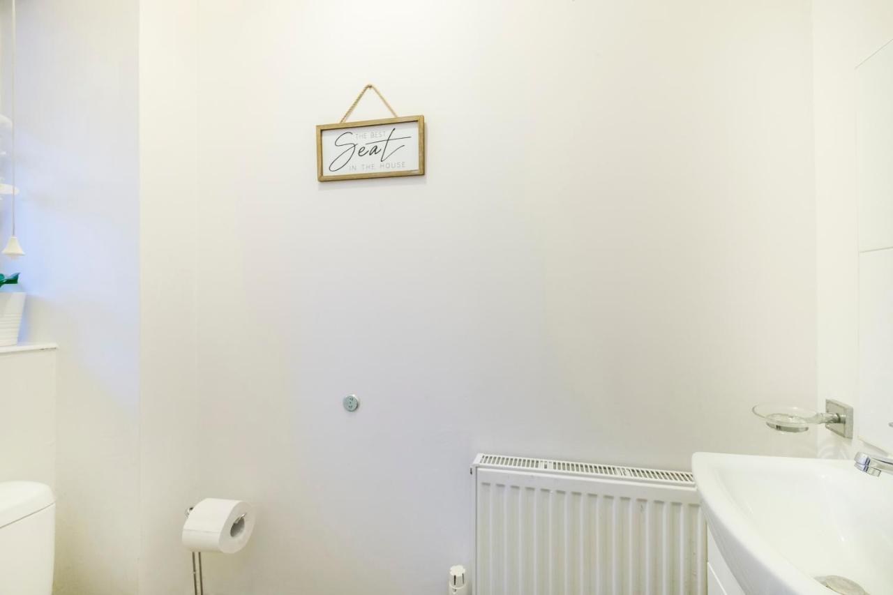 Апартаменты Beautiful 3 Bed House With Amazing Views In Dartford, Kent Экстерьер фото